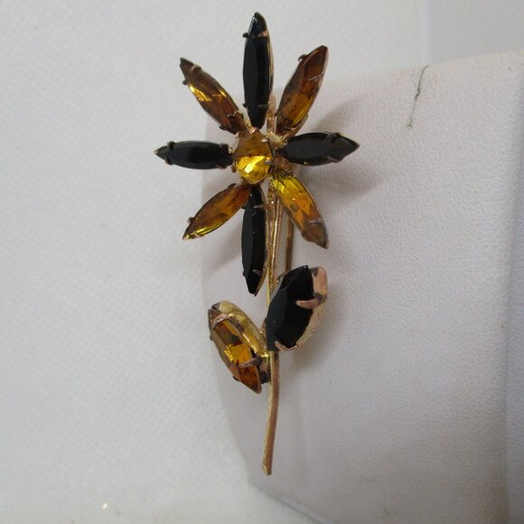 VTG Austrian Crystal Rhinestone Flower Brooch Gold Colored Crystal Rhinstones - Picture 4 of 9